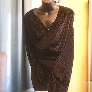 NWT! Lea&Viola, black velvet panther print top! Sz.S